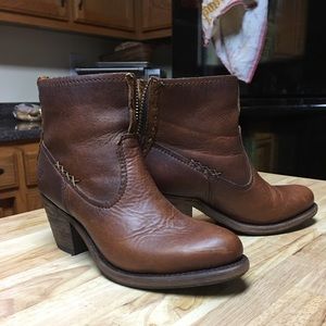 Frye bootie 7.5